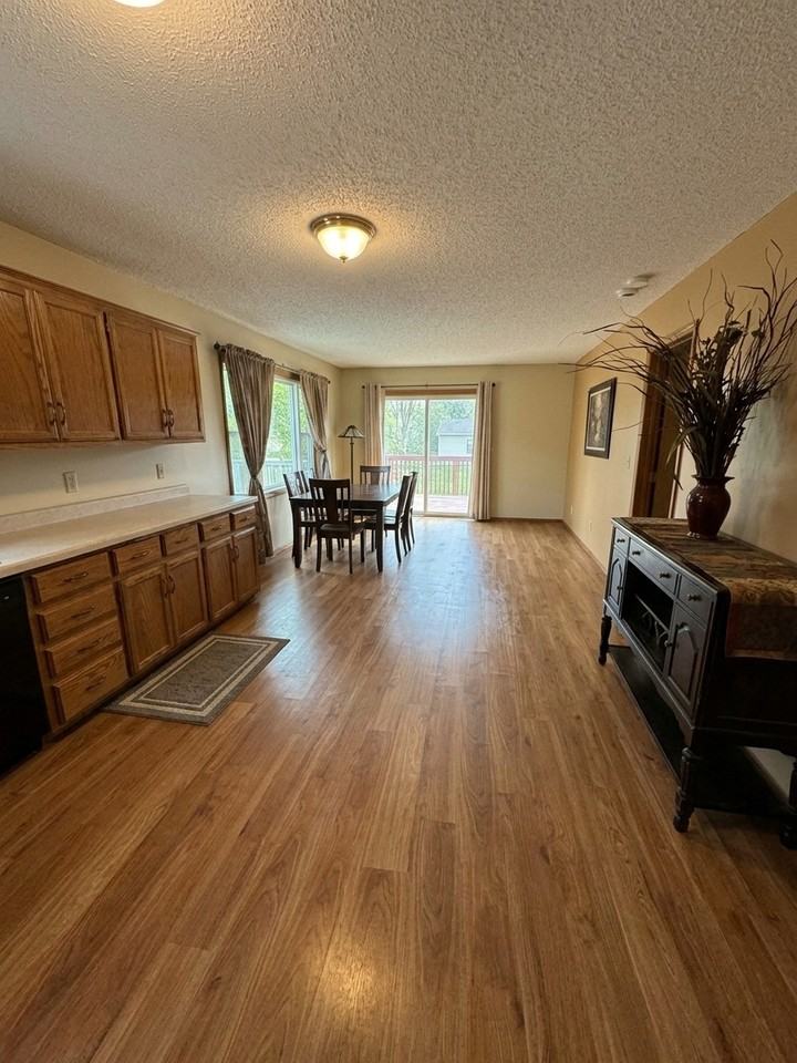 205 1st St Nw - Photo 3 of 22