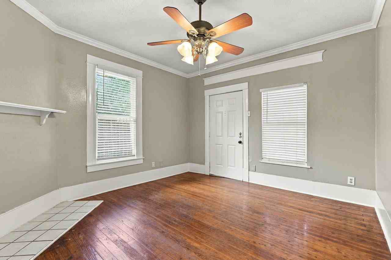 4820 Worth St #A - Photo 3 of 21