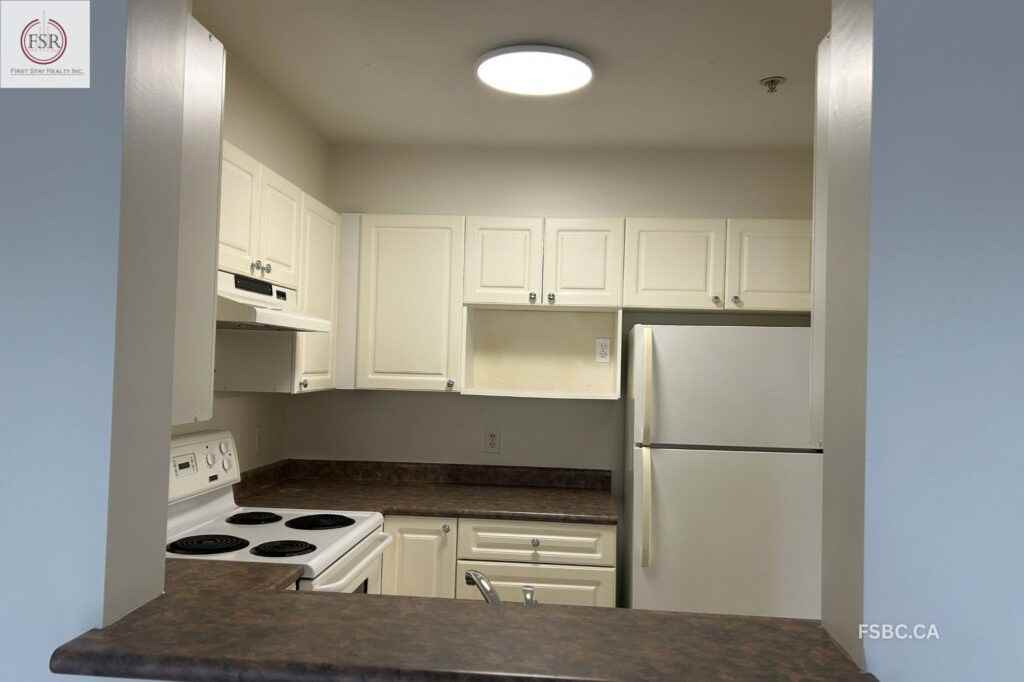 9979 140 Street #011 - Photo 4 of 7