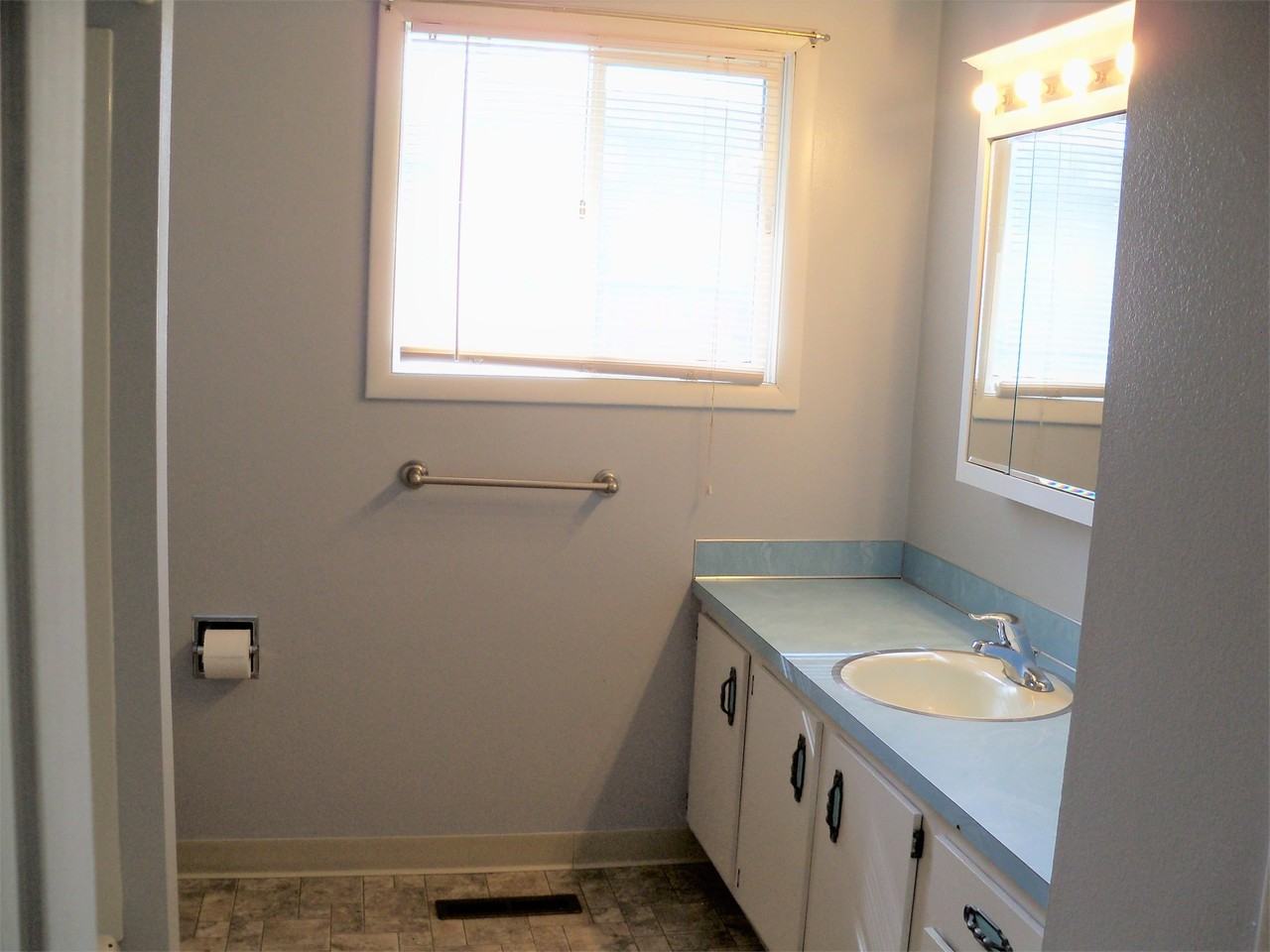 1108 Sunnyside Ln #1 - Photo 7 of 9