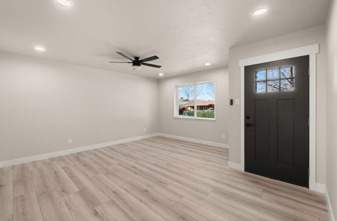 1508 Muriel St Ne - Photo 4 of 26