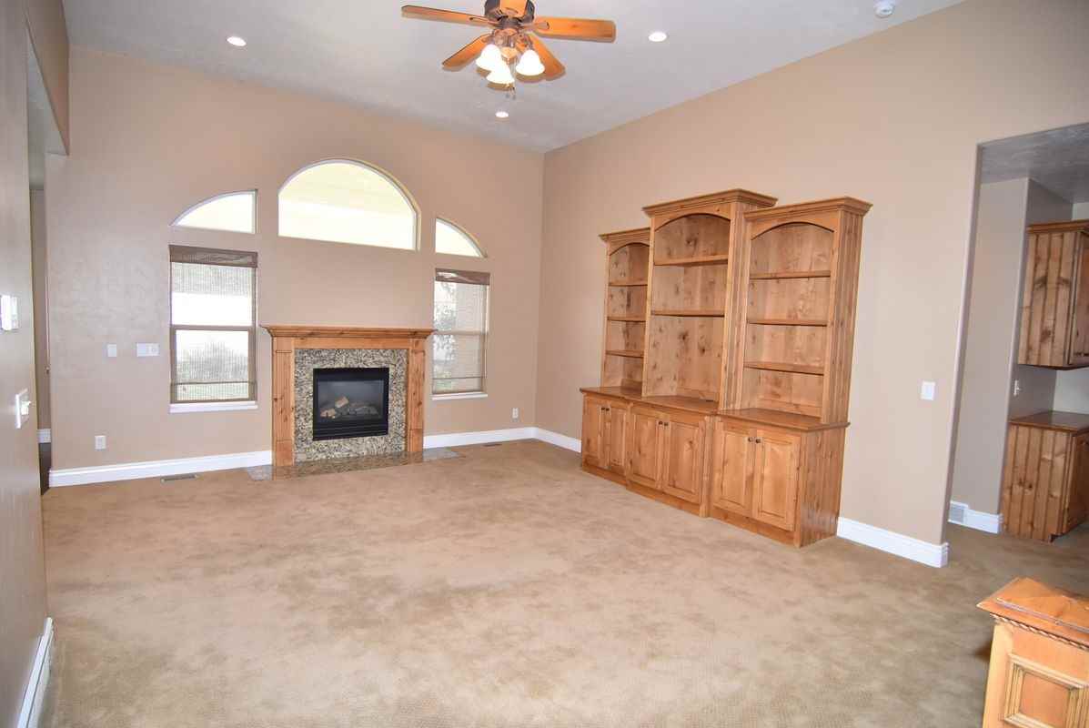 1569 S 740 W - Photo 3 of 27