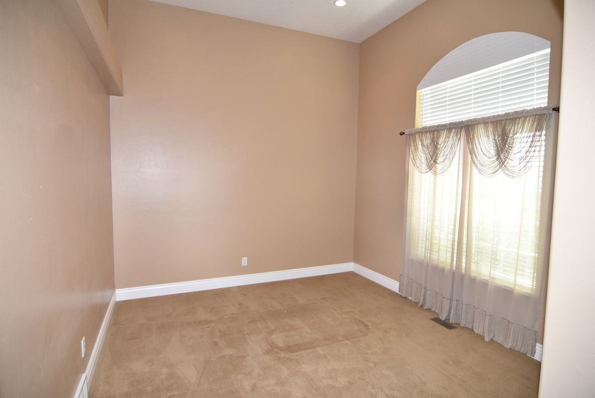 1569 S 740 W - Photo 7 of 27