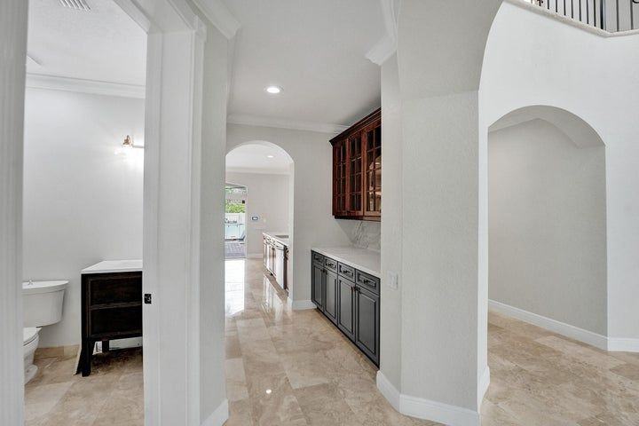 827 Se 2nd Ct - Photo 4 of 22