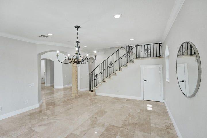 827 Se 2nd Ct - Photo 5 of 22