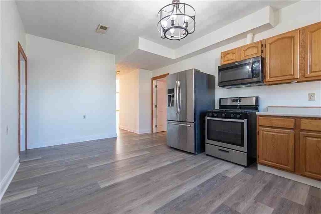 33 Marlborough Ave ##2 - Photo 2 of 24