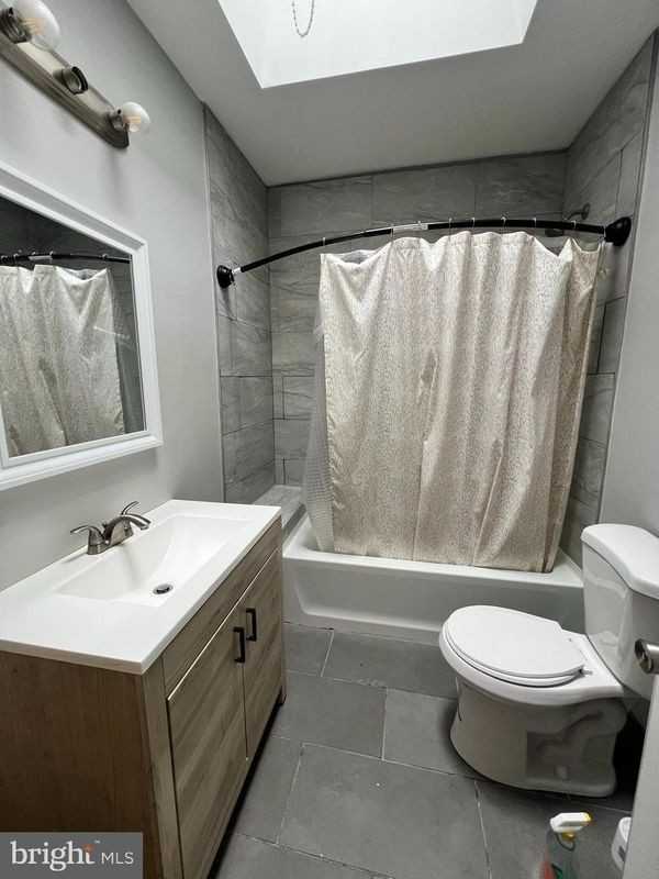 1811 N 54th St - Photo 4 of 11