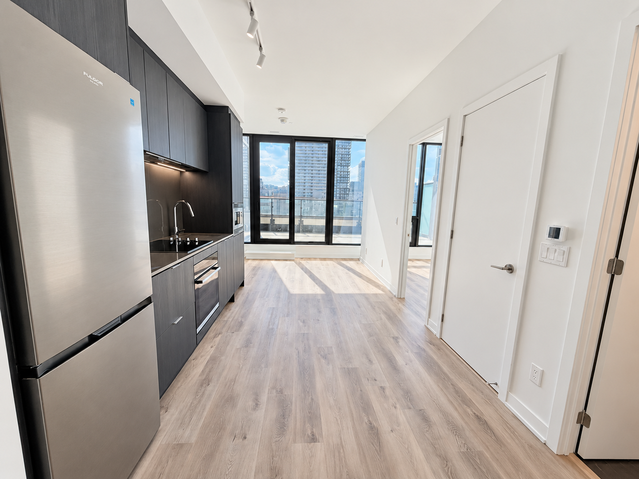 91 John St N #803 - Photo 4 of 21