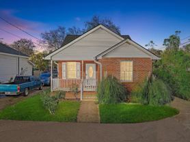 809 N Dupont Ave - Photo 1 of 1