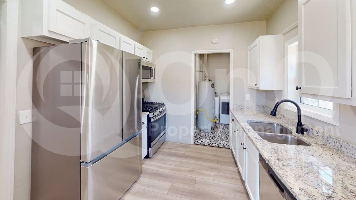 3725 E Flower St - Photo 4 of 20