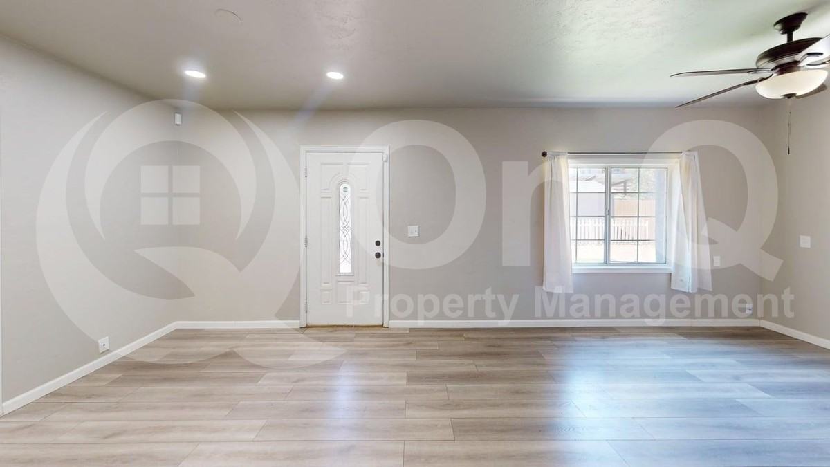 3725 E Flower St - Photo 5 of 20