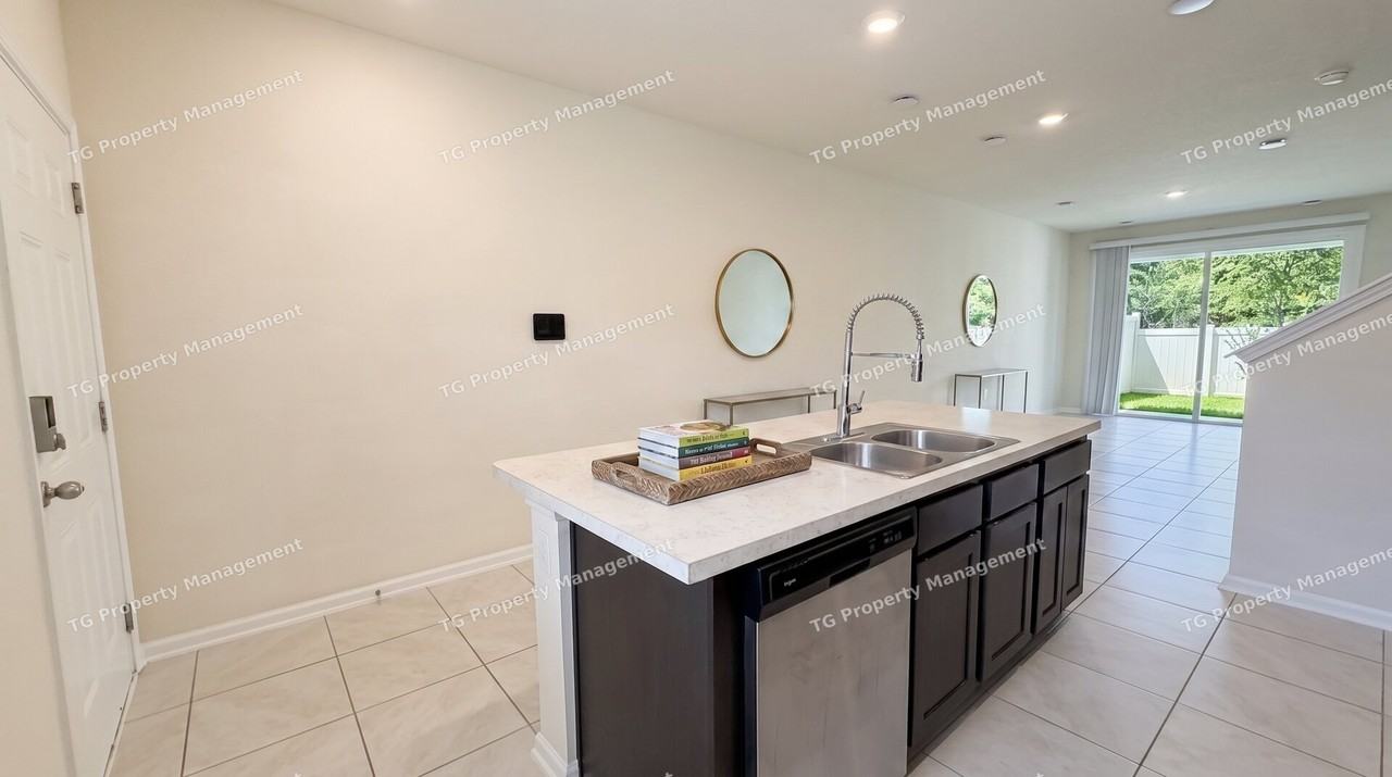 8245 Watercourse Way - Photo 5 of 14