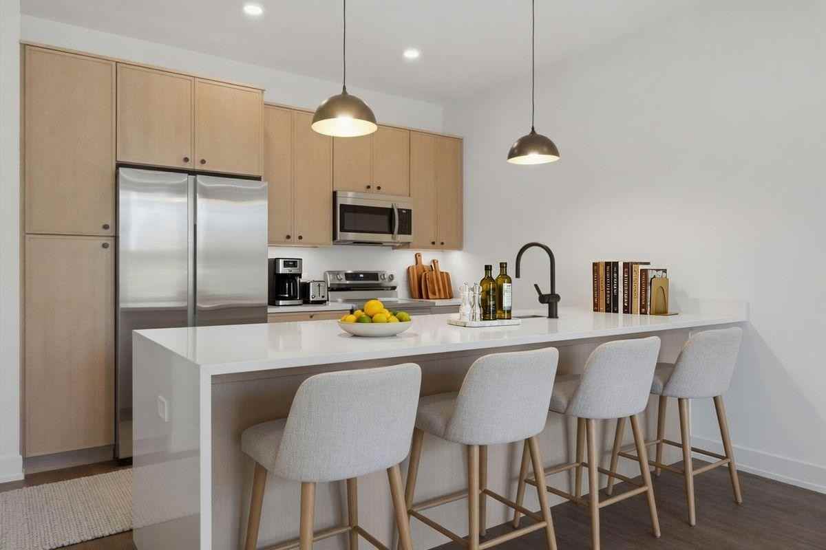 2931 W Washington Blvd #3 - Photo 2 of 12