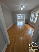 featured image of 3438 W Foster Ave #2S