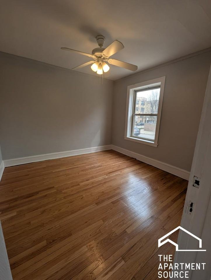 3438 W Foster Ave #2S - Photo 5 of 18