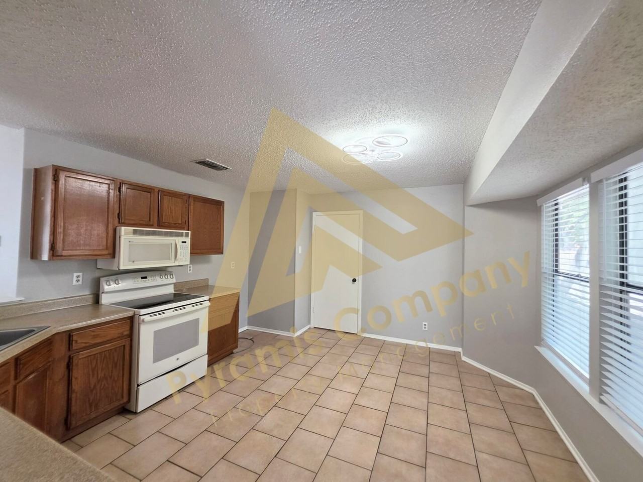 3315 Falcon Grove Dr - Photo 6 of 26