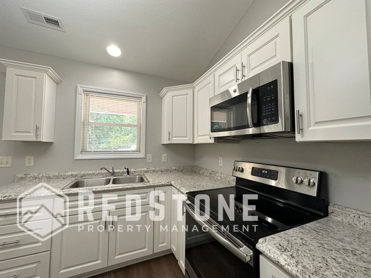 502 Lashley St #B - Photo 5 of 16