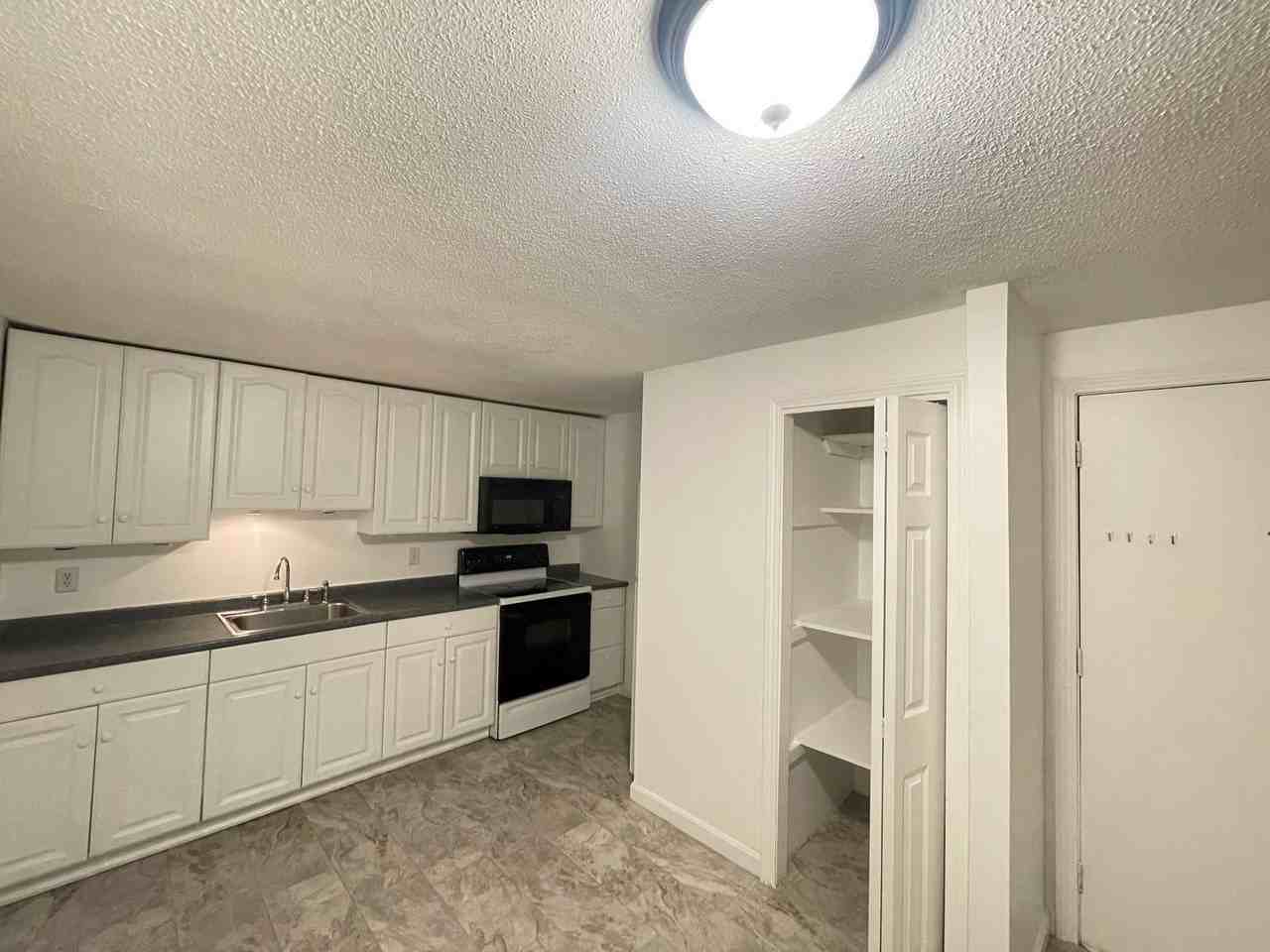 2 Pembroke Dr #1
