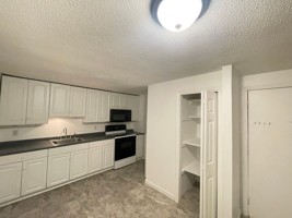 featured image of 2 Pembroke Dr #1