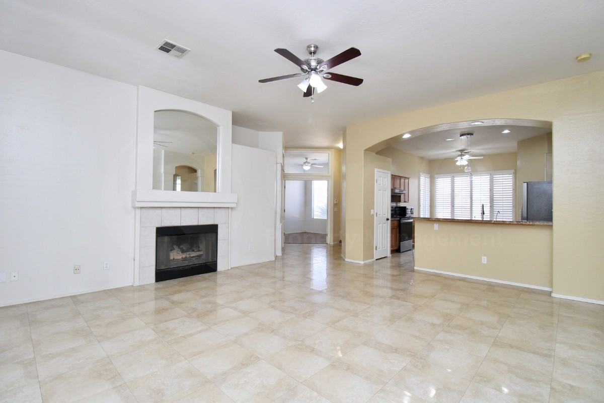 2113 W Megan St - Photo 4 of 16