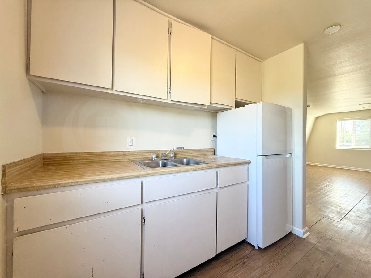 510 E Williams Field Rd #3 - Photo 5 of 10