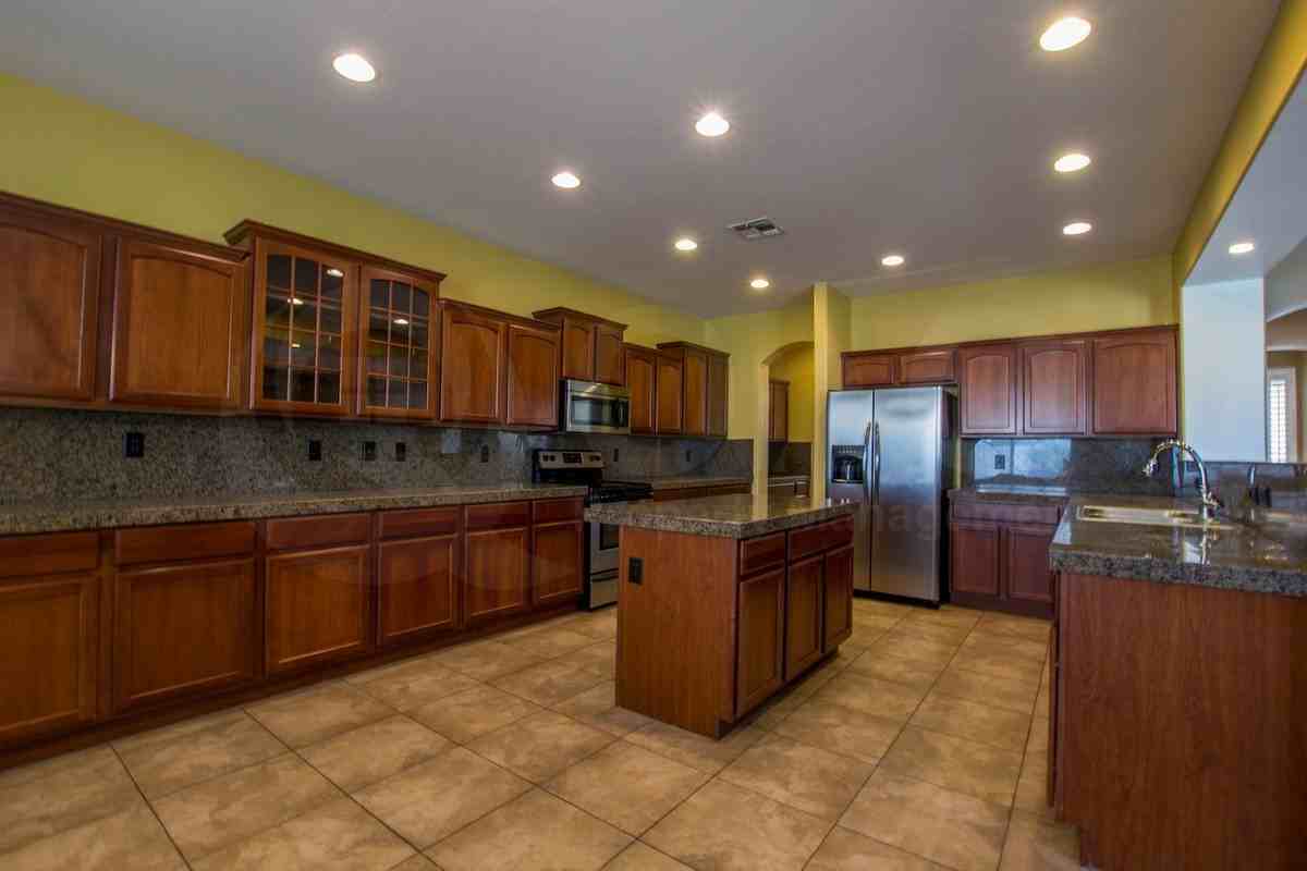 13618 W Crocus Dr - Photo 4 of 22