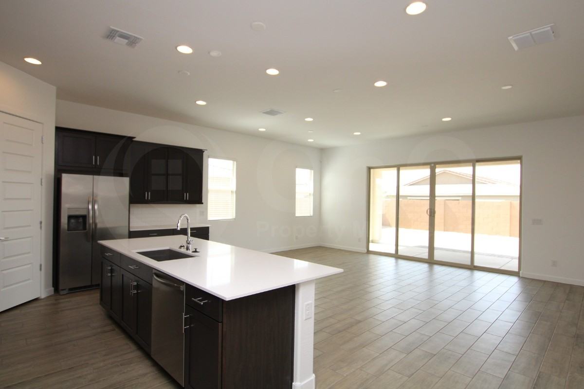4016 W Mcneil St - Photo 6 of 41