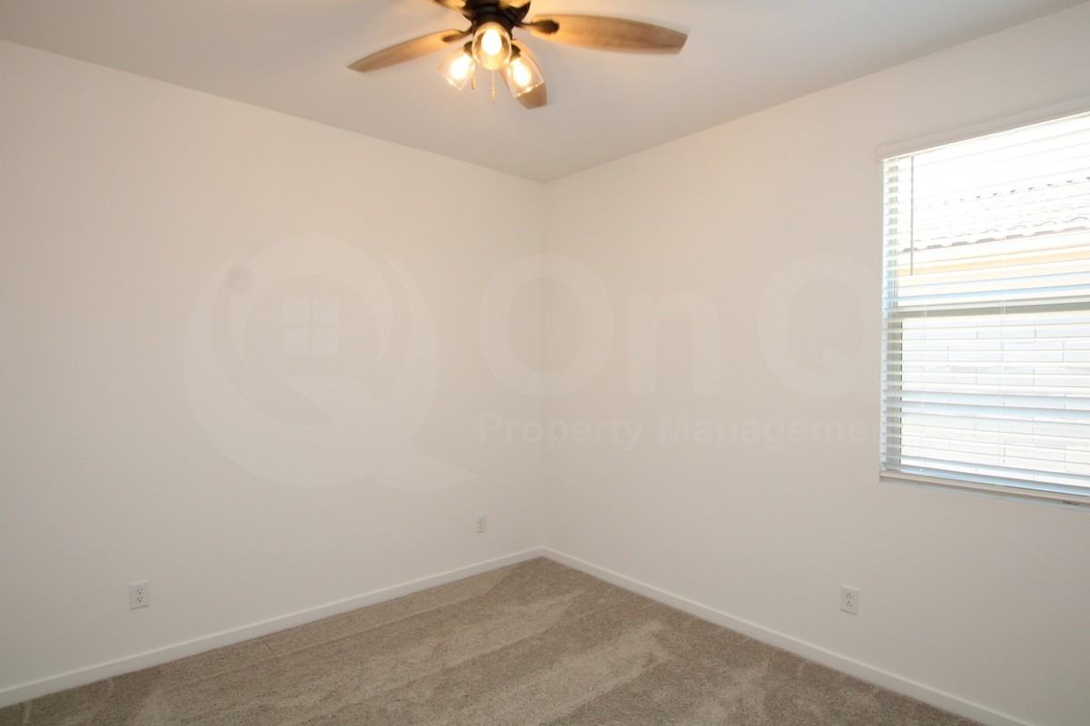 20221 W Badgett Ln - Photo 6 of 21