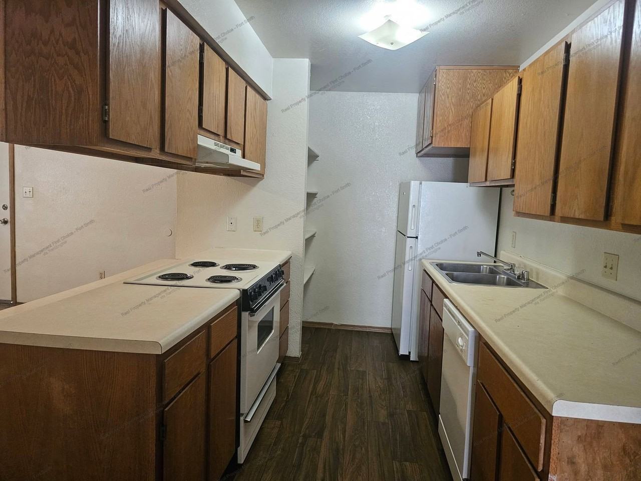 50 Cedar Creek Ct #7 - Photo 3 of 13