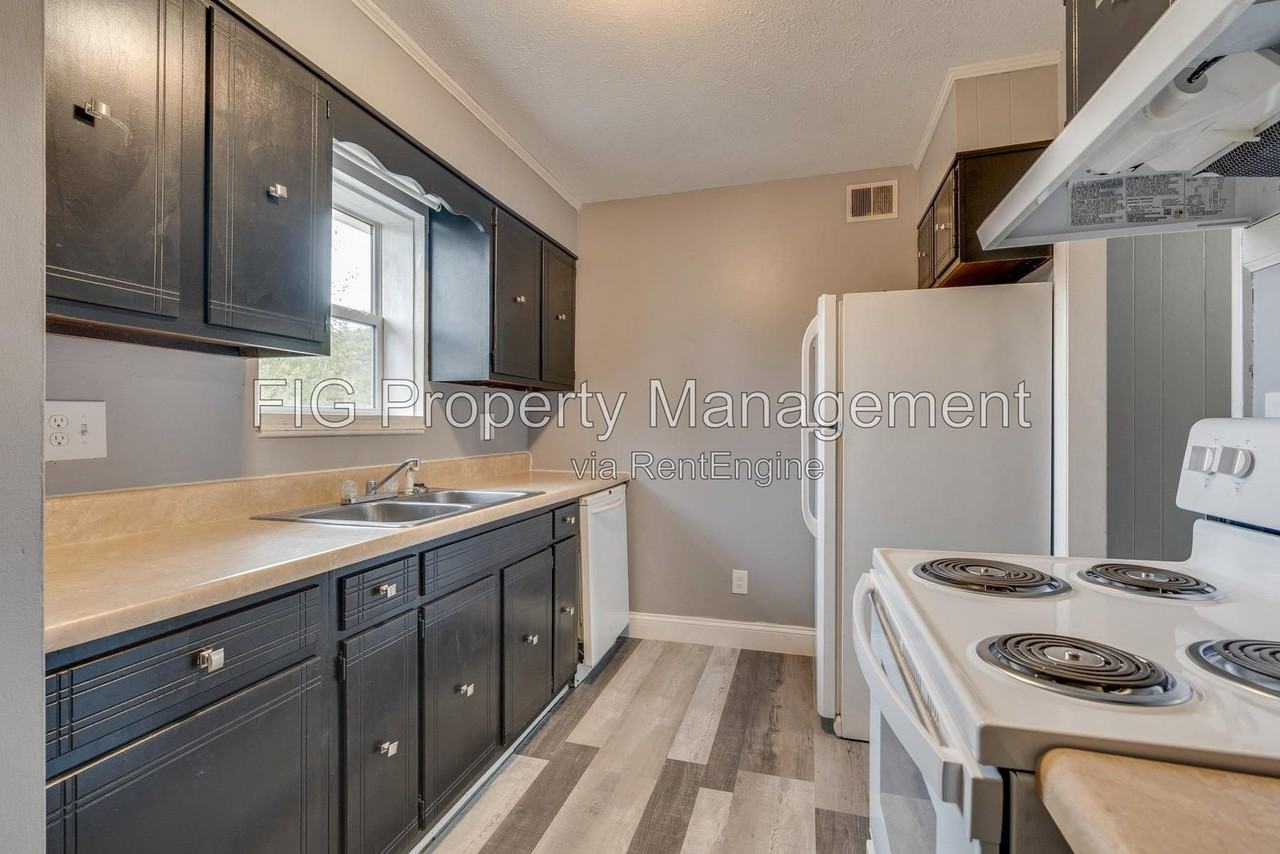 1433 Stratford Rd #10 - Photo 5 of 13