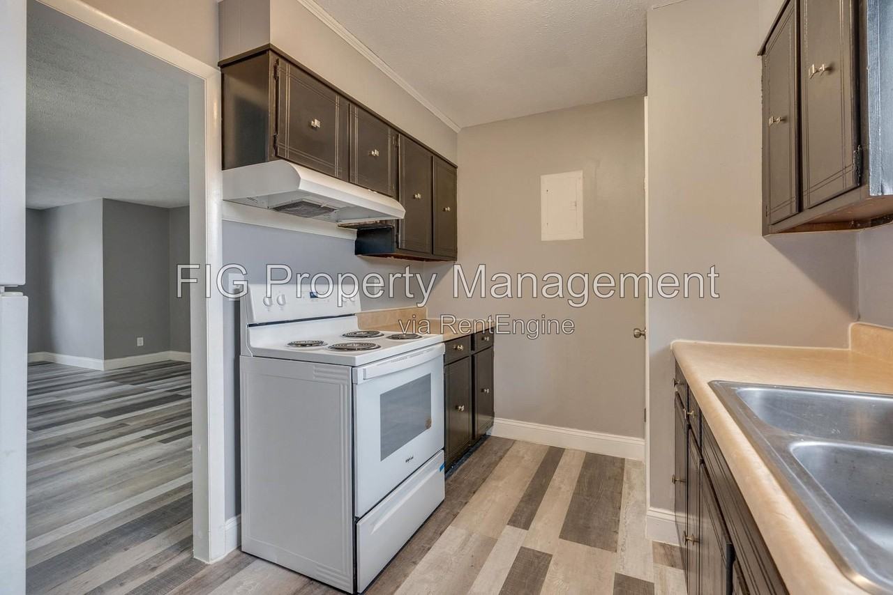 1433 Stratford Rd #10 - Photo 6 of 13