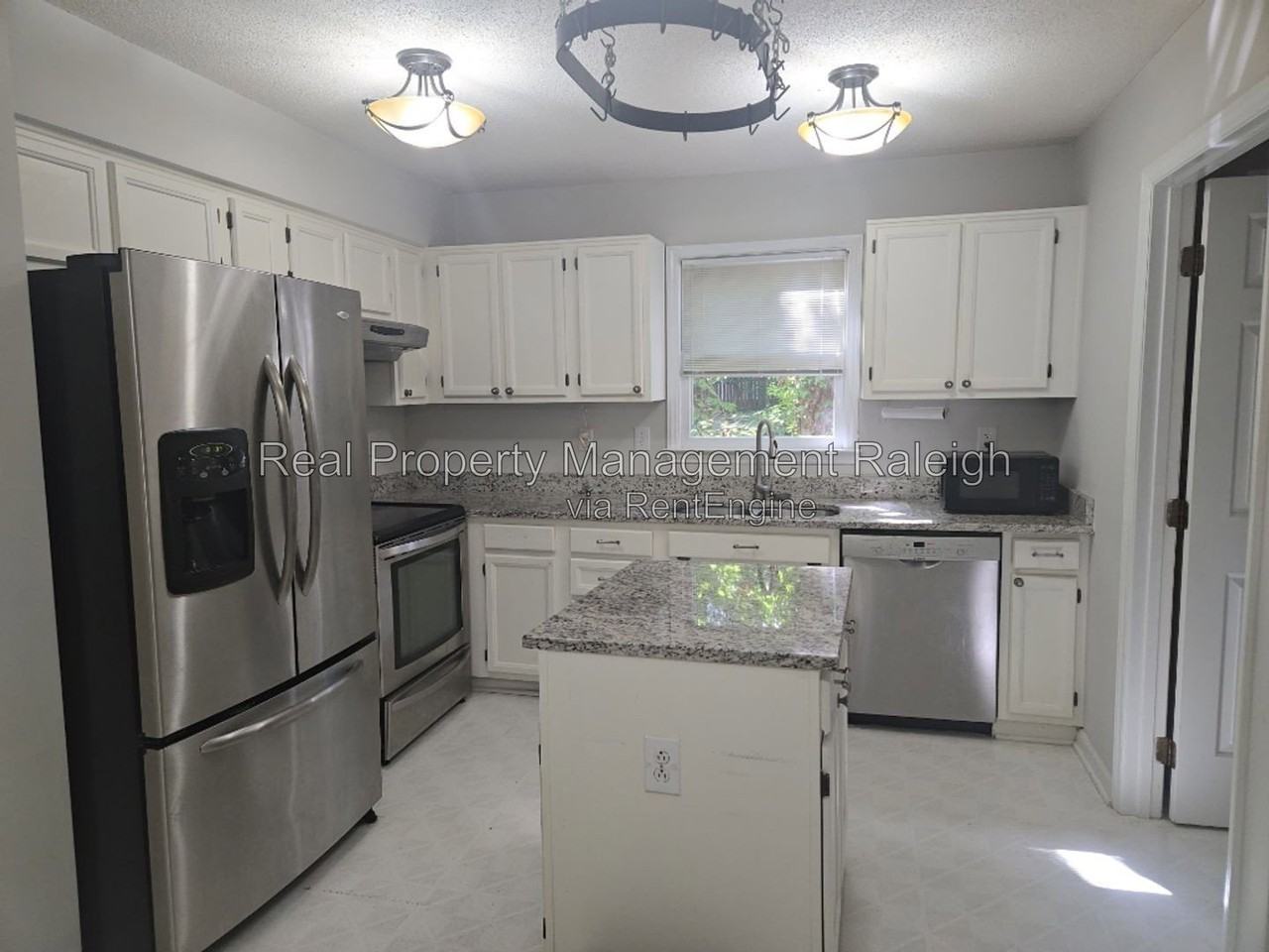 4709 Worchester Pl - Photo 4 of 18