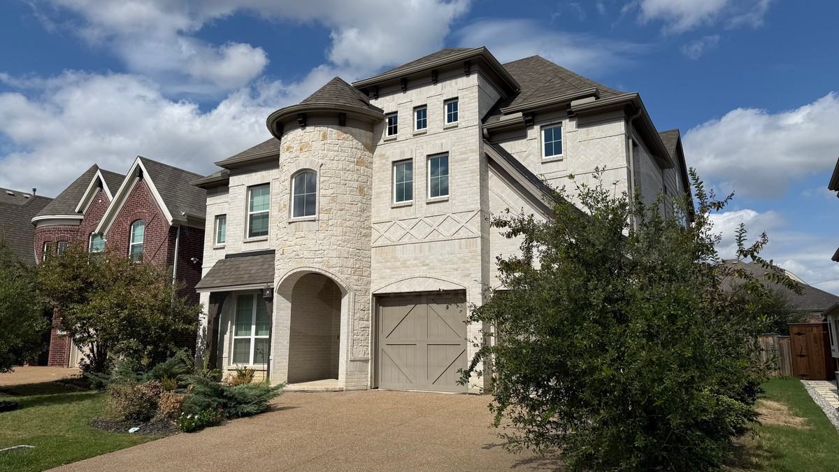 315 Chandan Way - Photo 2 of 24