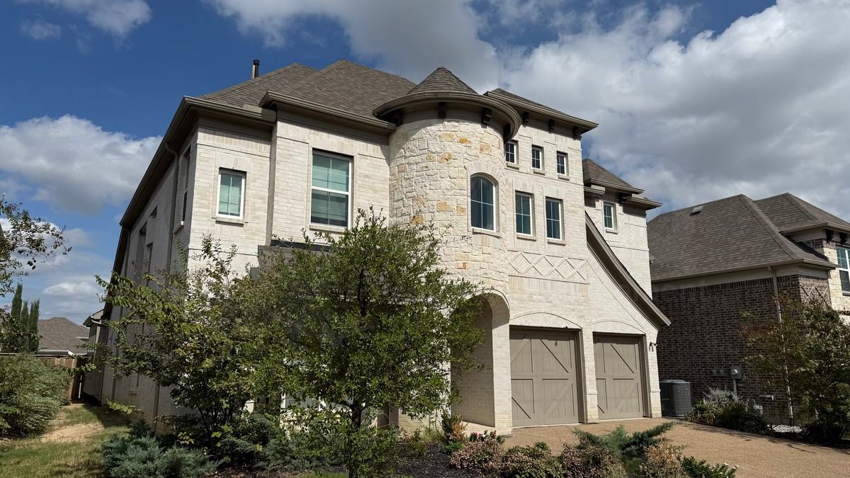 315 Chandan Way - Photo 3 of 24