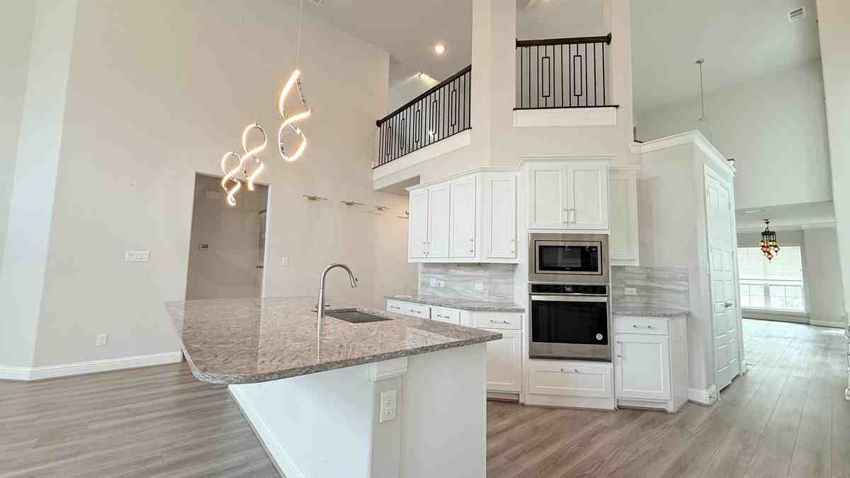 315 Chandan Way - Photo 4 of 24