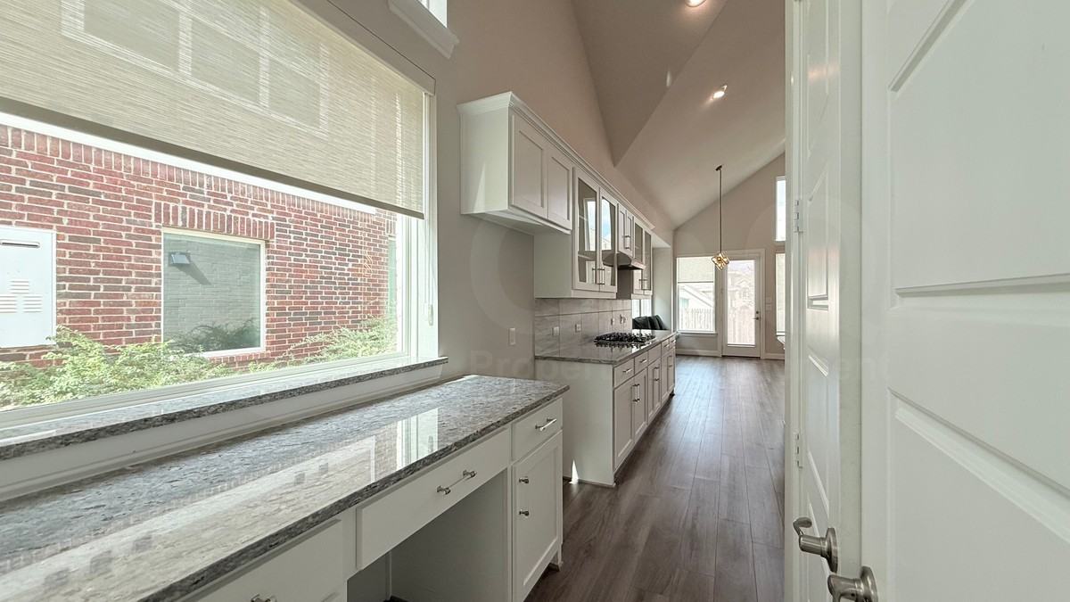 315 Chandan Way - Photo 6 of 24