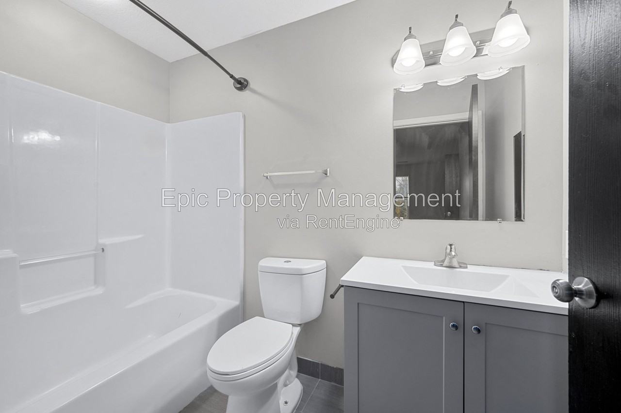 9200 Charlotte Ct - Photo 4 of 12