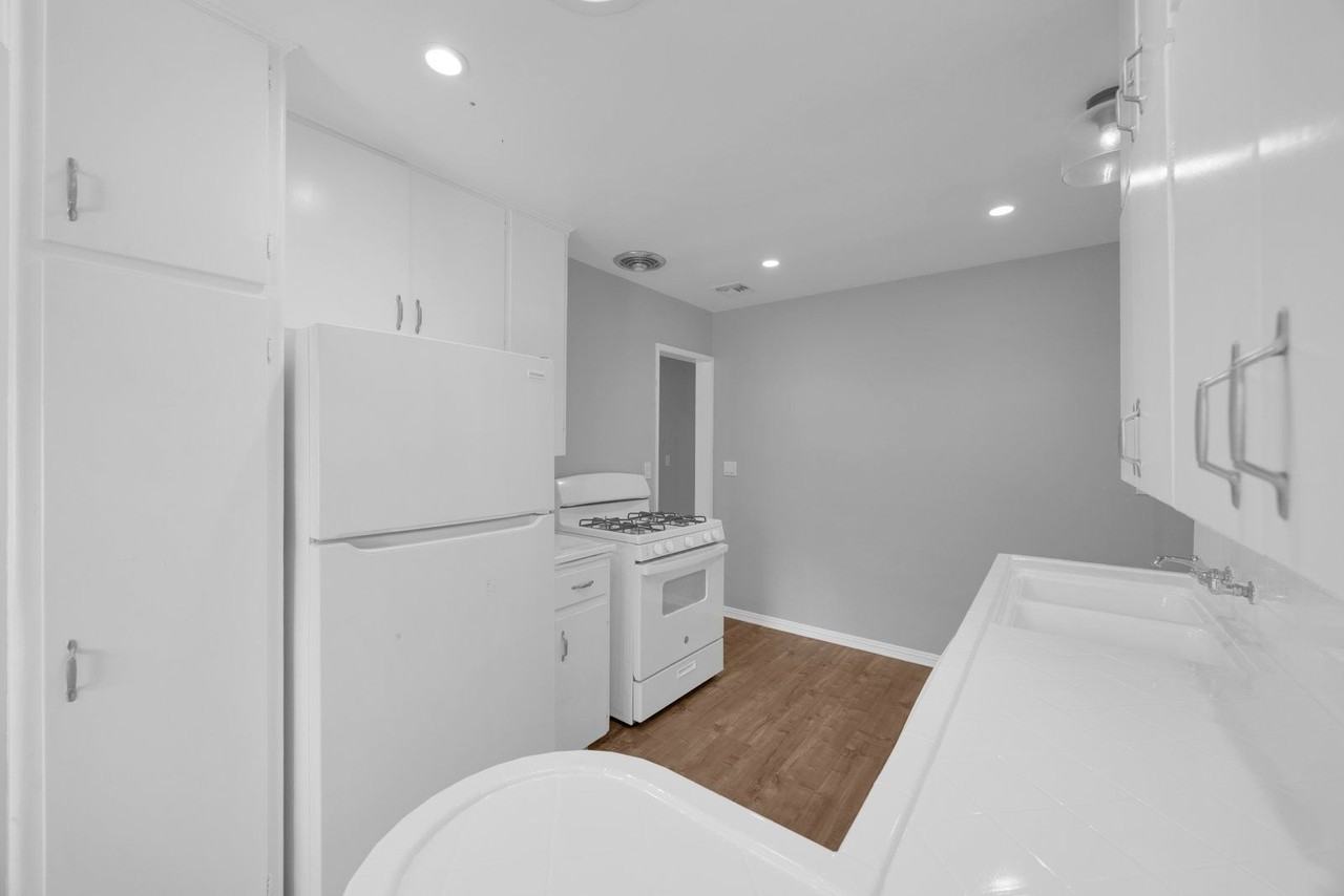 456 N Batavia St #SH - Photo 7 of 27