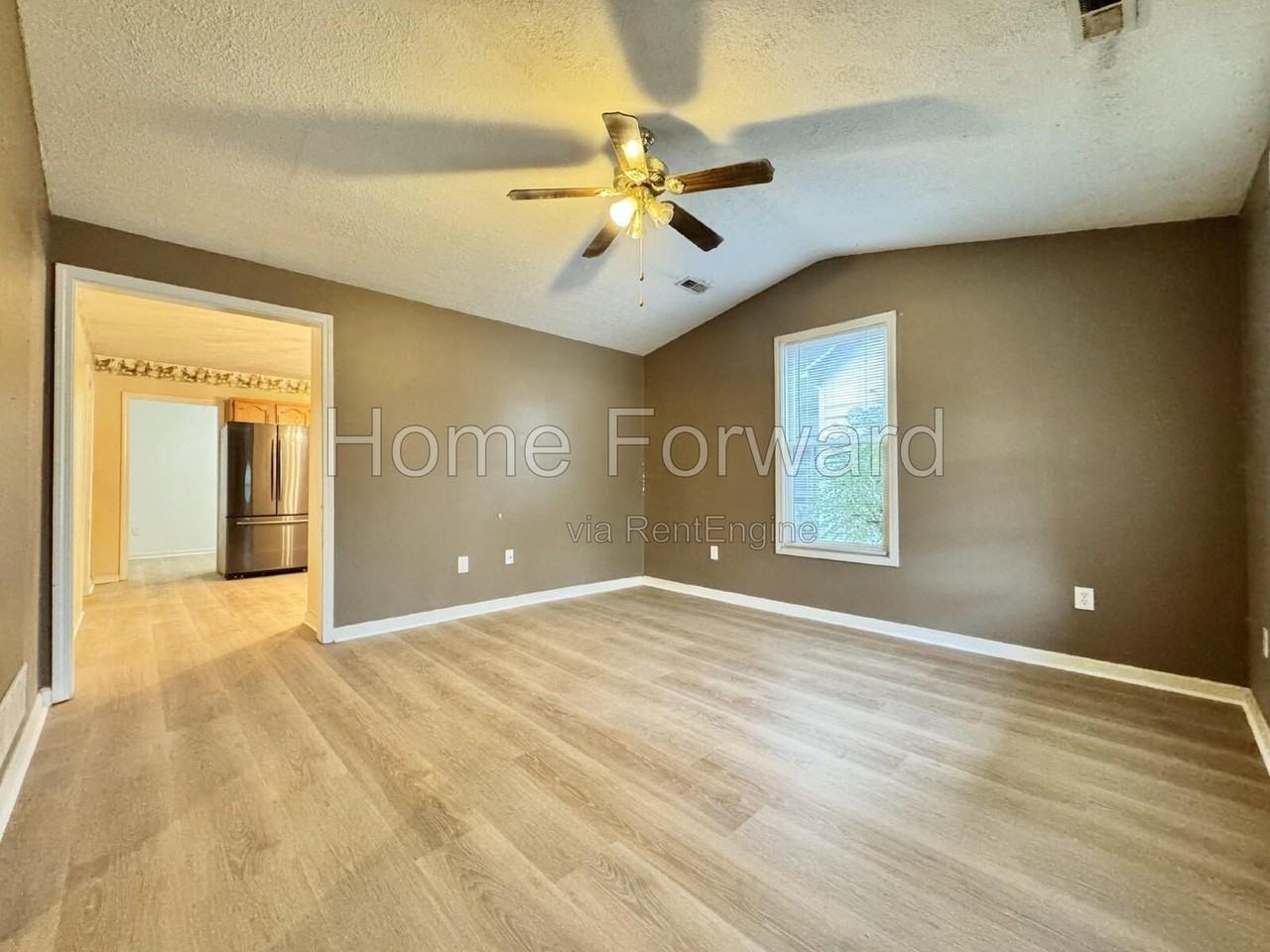 206 E Hickman St - Photo 4 of 16