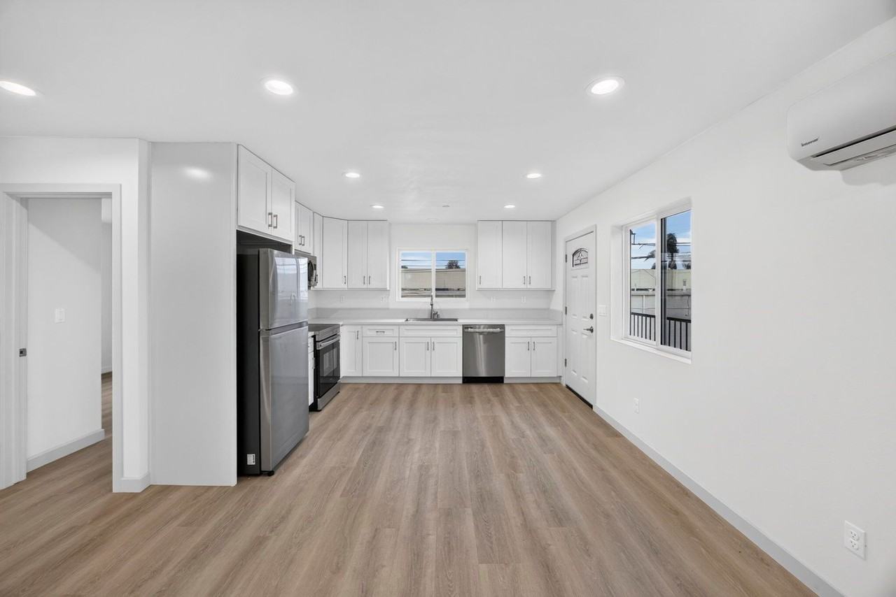 2204 Conquista Ave #B - Photo 4 of 15