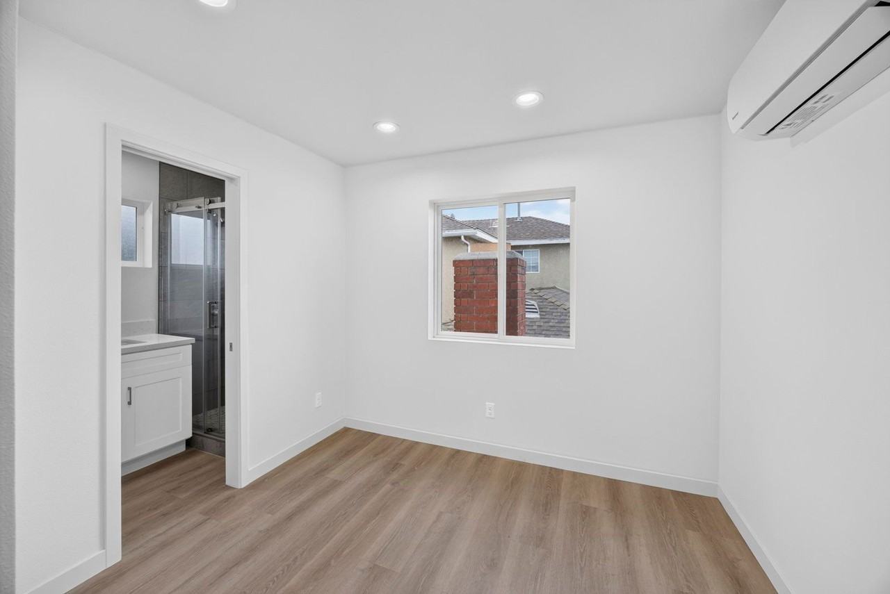 2204 Conquista Ave #B - Photo 6 of 15