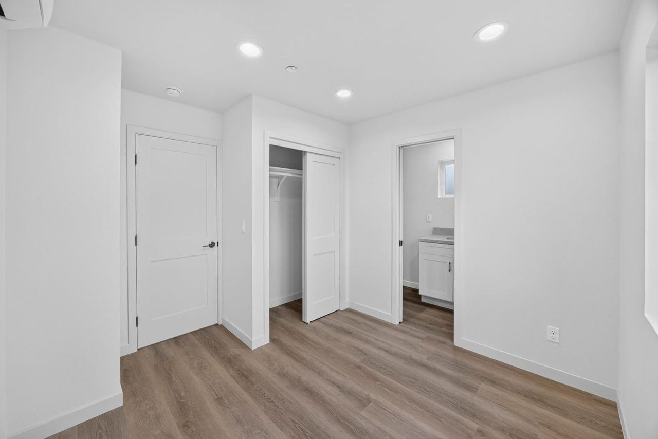 2204 Conquista Ave #B - Photo 7 of 15
