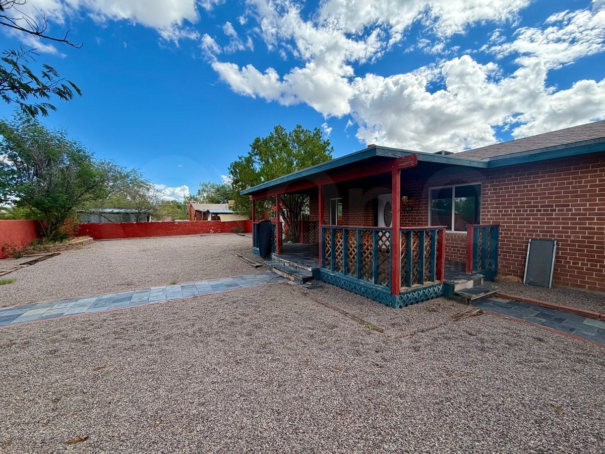 2570 E Lester St - Photo 4 of 27