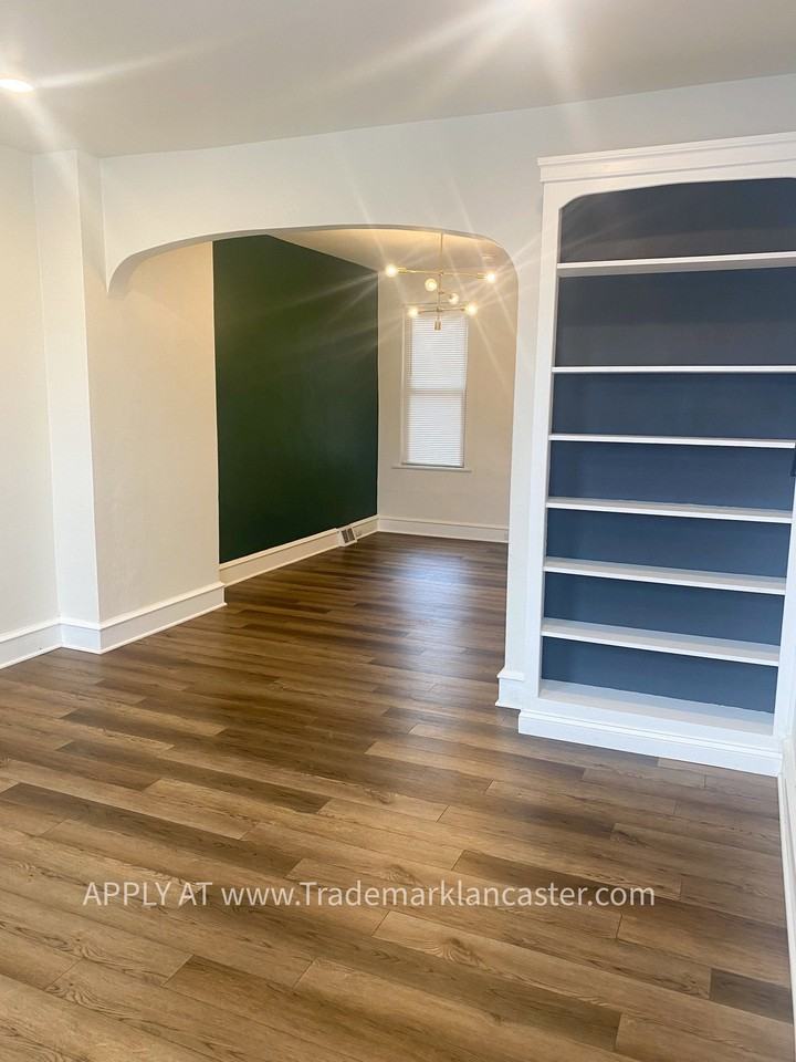 245 N Marshall St - Photo 3 of 21