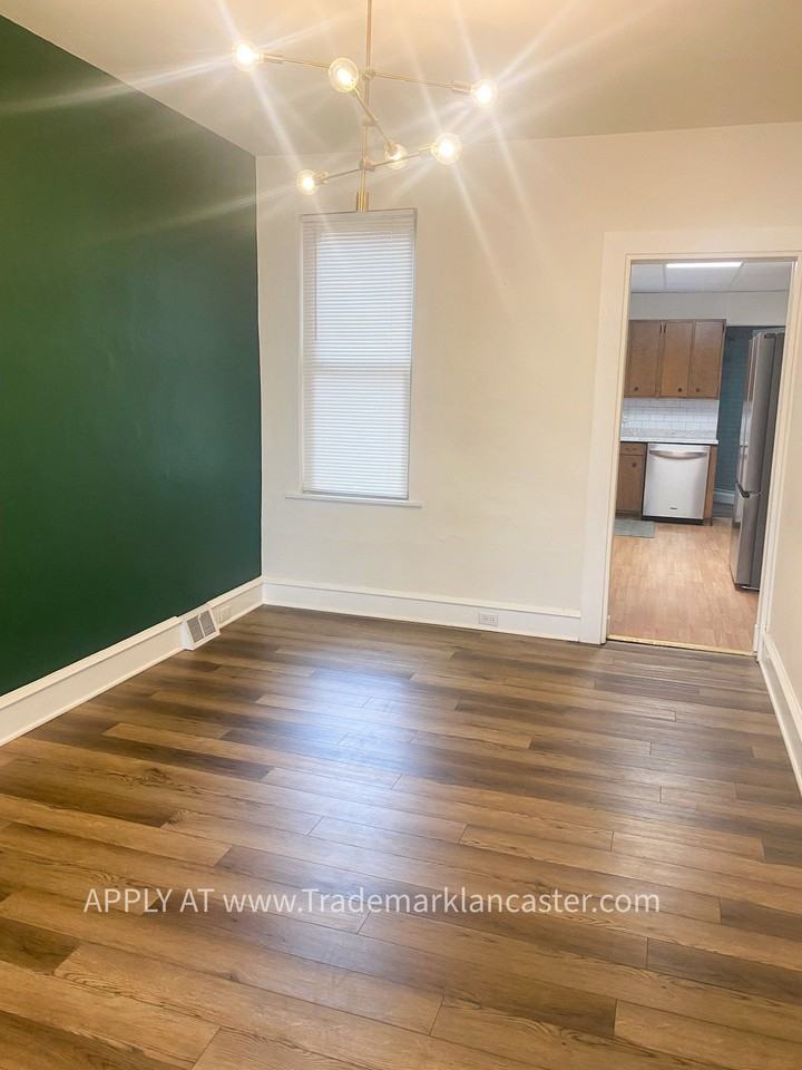 245 N Marshall St - Photo 5 of 21