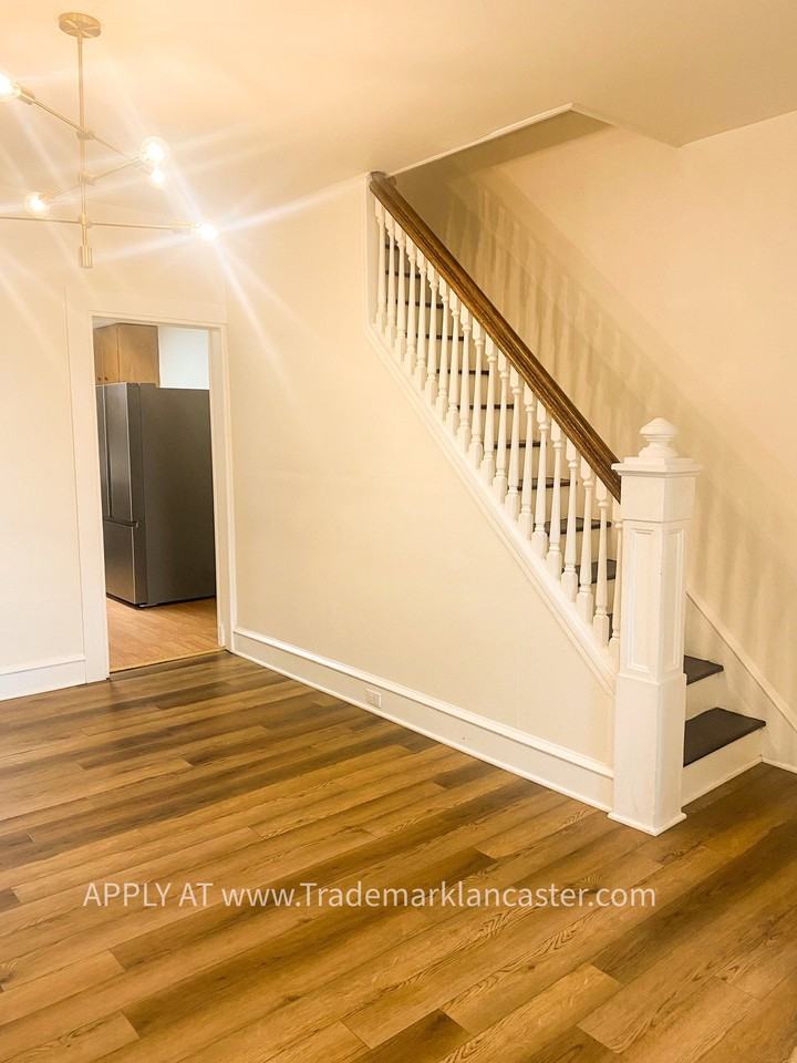 245 N Marshall St - Photo 6 of 21