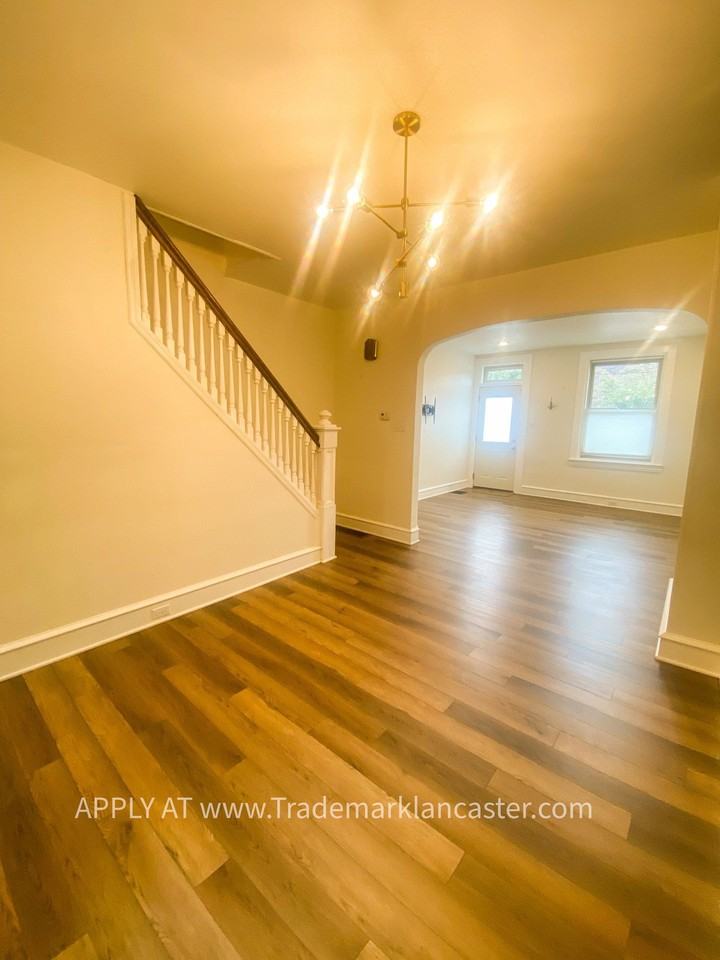 245 N Marshall St - Photo 7 of 21