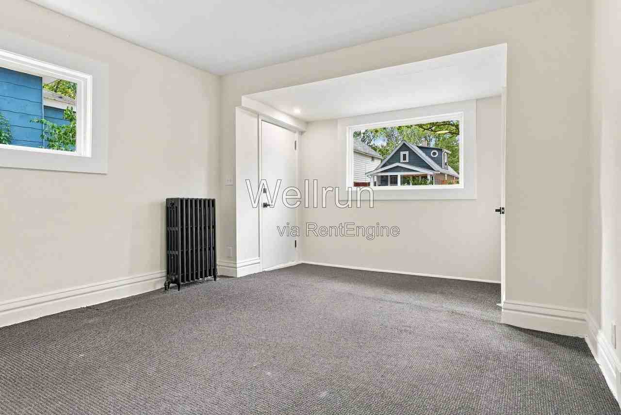 483 Lawson Ave W #1 - Photo 2 of 50