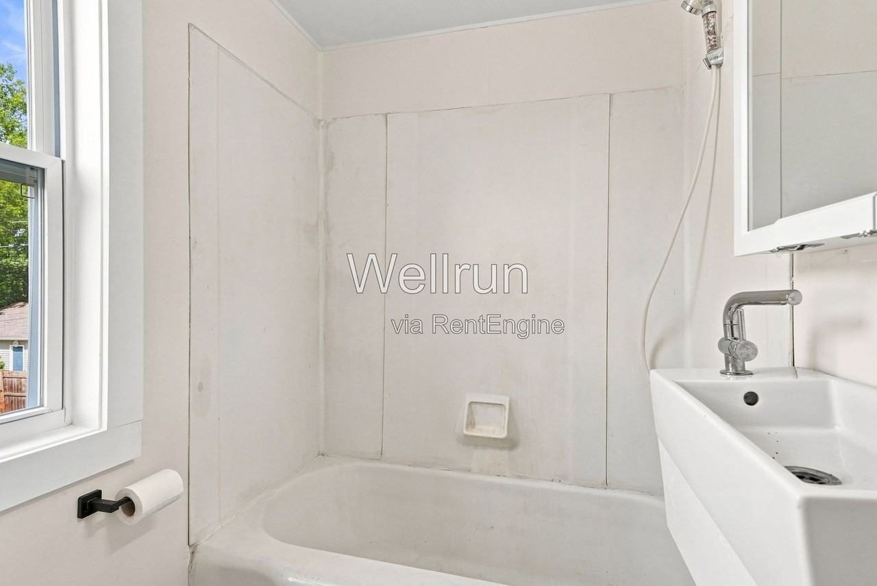 483 Lawson Ave W #1 - Photo 3 of 50