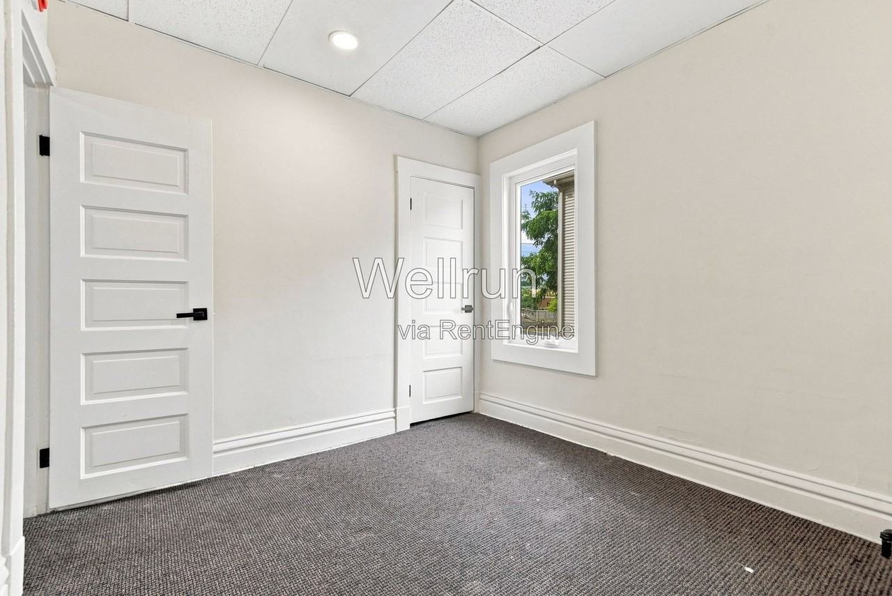 483 Lawson Ave W #1 - Photo 7 of 50